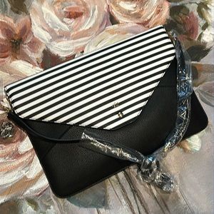 Brand new - lap top 15x10 in